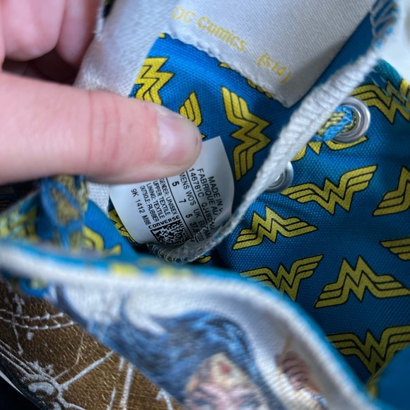 Wonder Woman High Top Converse - Picture 8 of 9